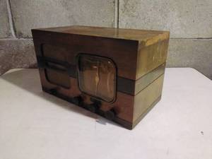 lot 27 image: Northland Kilocycle Broadcast Radio