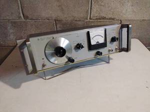 lot 28 image: HP 651A Test Oscillator