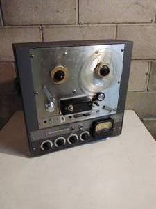 lot 43 image: TEAC Reel to Reel Record Amplifier