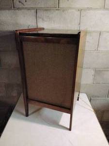 lot 47 image: Pair of Floor Standing Speakers