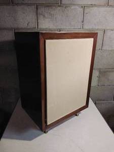 lot 48 image: Pair of Vintage Jensen Delta Series Floor Standing Speakers