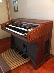 lot 1 image: Vintage Yamaha Electone Electric Organ