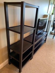 lot 17 image: Two Piece Etagere