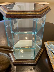 lot 44 image: Home Decor Lot
