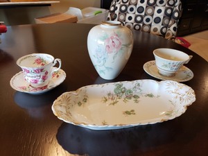 lot 46 image: Glassware Items