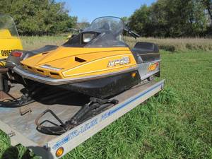 lot 6 image: Ski Doo