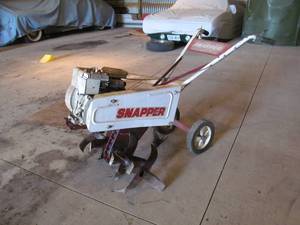 lot 22 image: Snapper Tiller