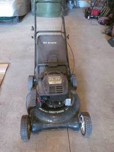 lot 23 image: Craftsman mower