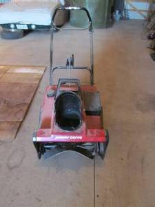 lot 24 image: Toro Snow thrower