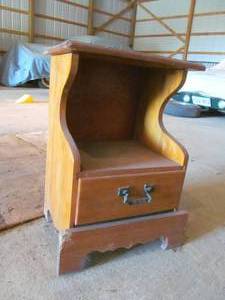 lot 35 image: night stand