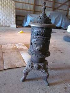 lot 41 image: parlor stove