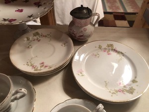 lot 128 image: Fun Variety Lot
