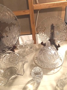 lot 129 image: Clear Glass Serving Lot
