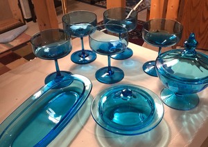 lot 127 image: Lot of Blue Glassware