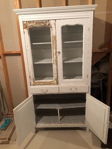 lot 132 image: Vintage White Hutch- Shabby Chic Style