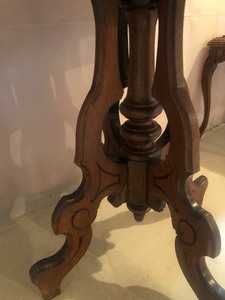 lot 149 image: Victorian Oval Marble Top Walnut Parlor Table