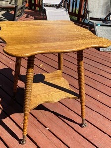 lot 2 image: Antique Parlor Table wSpindle Legs