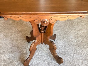 lot 9 image: Antique Victorian Parlor Table