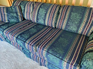 lot 11 image: Upholstered Sofa