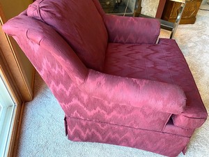 lot 12 image: Nice vintage chair by Flexsteel.