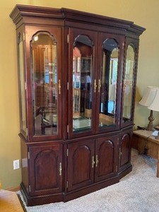 lot 13 image: Beautiful Large Display Cabinet
