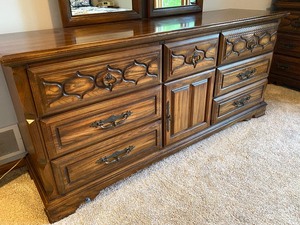 lot 21 image: Two Matching Bedroom Dressers