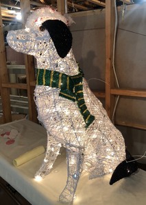 lot 193 image: Light up Christmas Dog