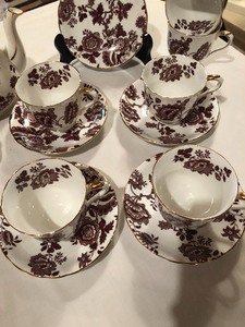 lot 195 image: Vintage Bone China Tea Set - England