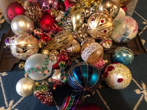 lot 231 image: Lot of Christmas Ornaments
