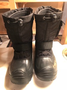 lot 250 image: Absolute Canadian Boots with Core Heated Gloves
