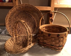 lot 258 image: Lot of Baskets