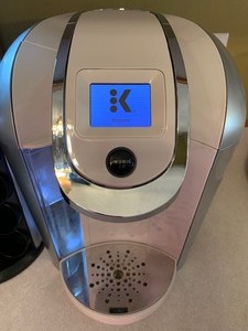 lot 51 image: Kuerig Coffee Maker and K-Cup Holder