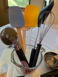 lot 55 image: Kitchen Items
