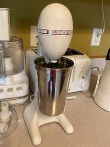 lot 63 image: Lot of Small Kitchen Appliances