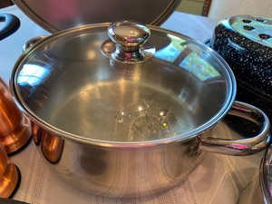 lot 62 image: Set of Belgique Cookware