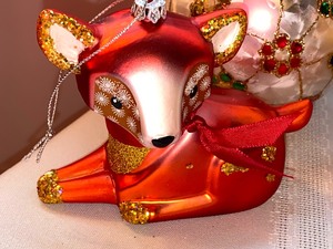 lot 96 image: Festive Christmas Ornaments