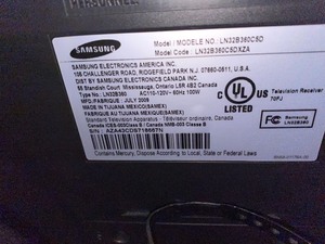 lot 243 image: 30 Inch Samsung TV with remote