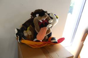 lot 44 image: Warner Bros. Looney Tunes Taz Tazmanian Devil Snowboard Plush Toy
