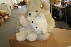 lot 82 image: Lot of (2) Bears Plush Toys