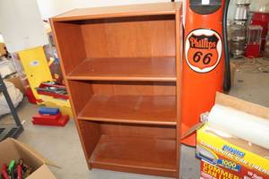 lot 18 image: Wood Bookcase 3-Shelf