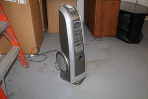 lot 20 image: Lasko Electric Heater HVB High Velocity Blower Fan