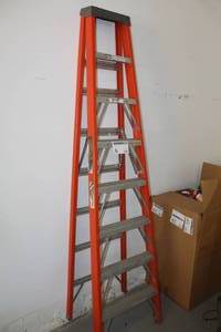 lot 6 image: Keller Fiberglass Heavy Duty Industrial Step Ladder 8ft. 978