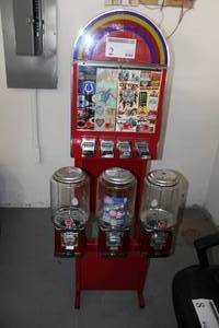 lot 2 image: Beaver Bulk Candy and Sticker Dispenser Stand 4-Head $.50
