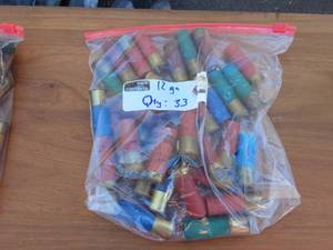 lot 3 image: Bag Of 33 12 Ga. 2 34 & 3 Shells