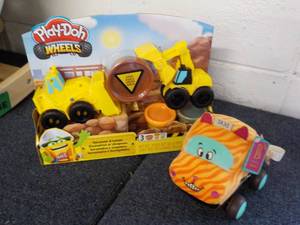 Play Doh Wheels and Taxi...