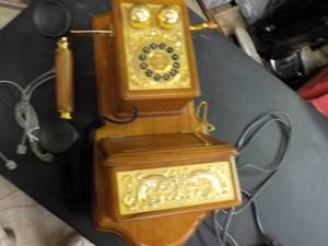 Reproduction Telephone...