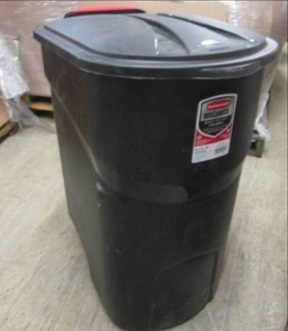 lot 2 image: Rubbermaid Roughneck 45 Gal. Black ...