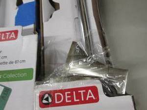 lot 31 image: 2 Delta open box Towel Bars...