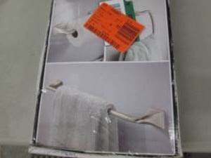 lot 32 image: Delta Everly 3 pc Bath Hardware Set...