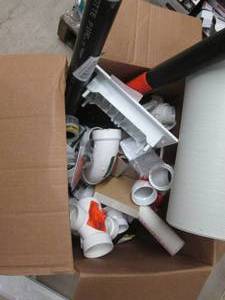 lot 47 image: Box of Assorted Plumbing Connection...